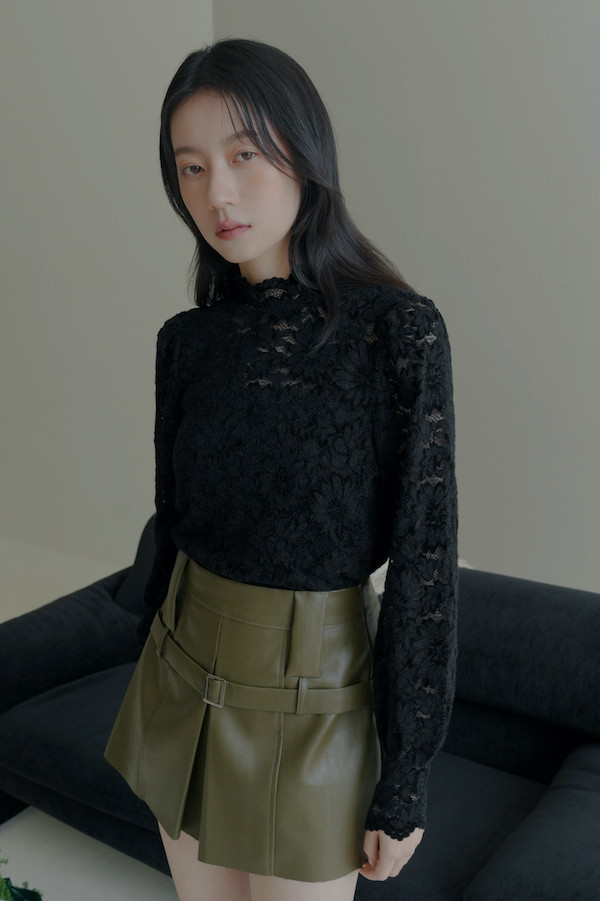 法式蕾絲花朵袖上衣(黑) 