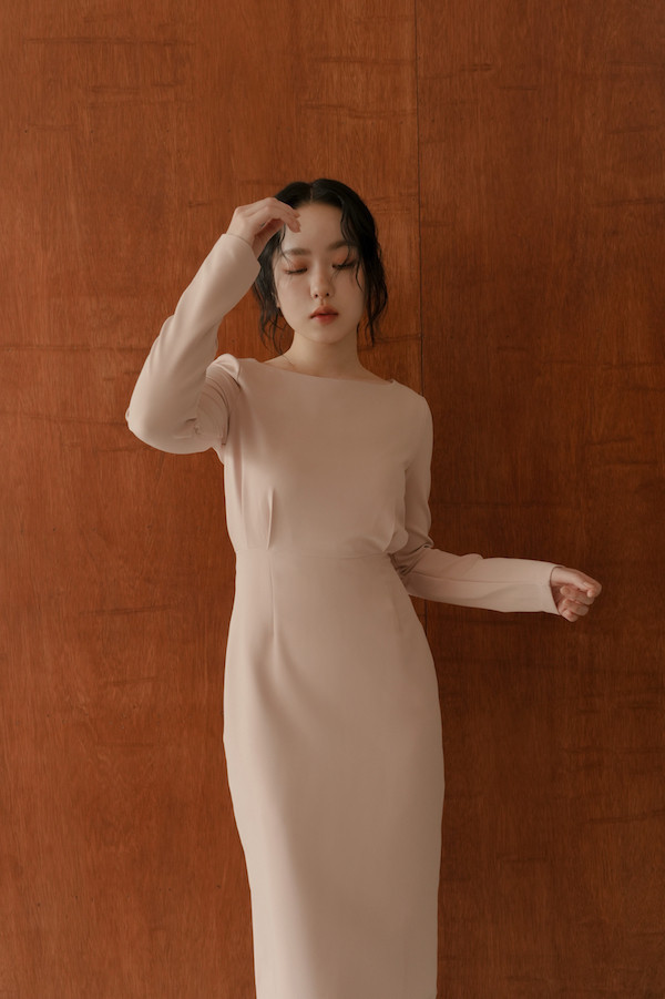 下襬透紗船型領小洋裝(裸粉) 