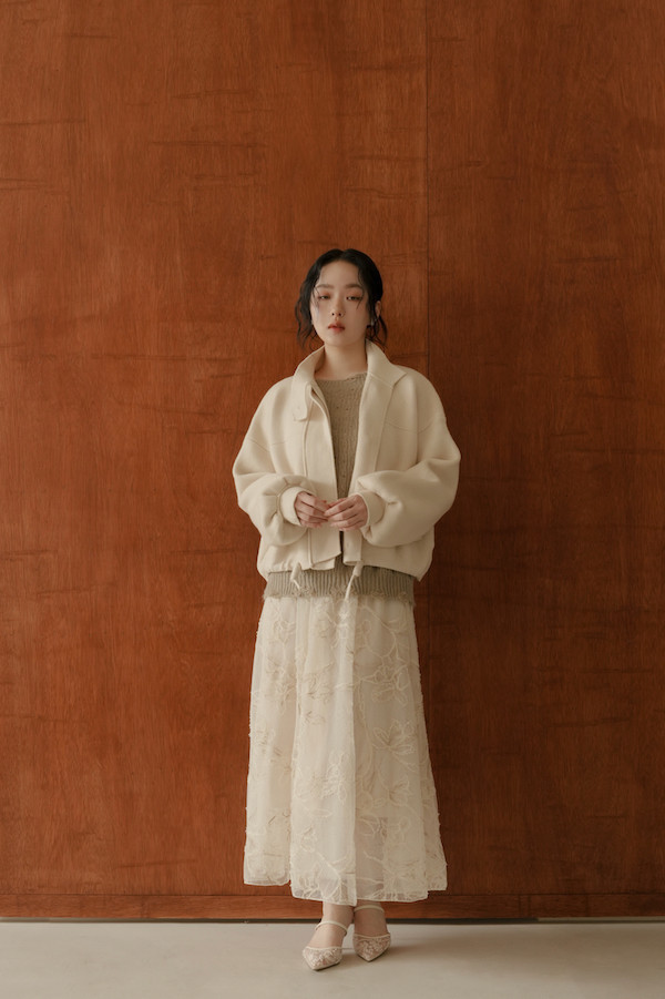 包領金釦暗門襟設計外套(米白) 