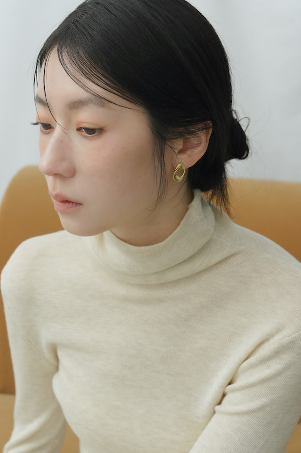 扭結拉絲圈圈耳針(金/銀) 