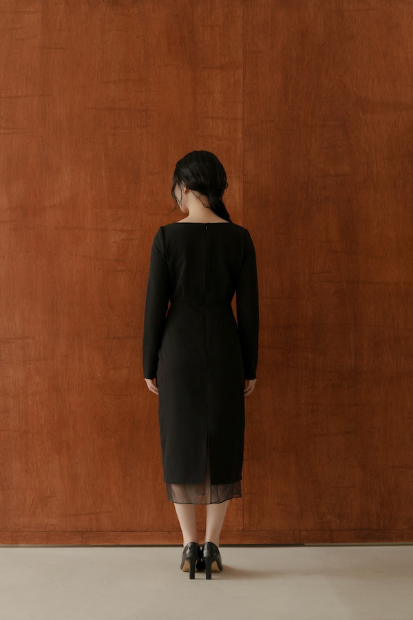 下襬透紗船型領小洋裝(黑) 