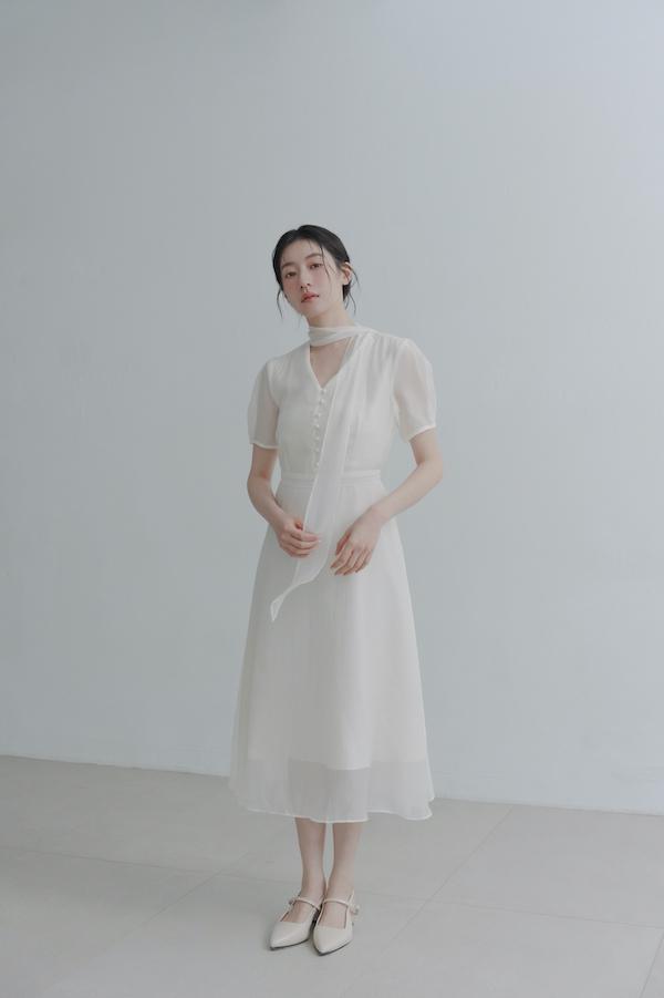 領巾小包袖天絲洋裝(米白) 