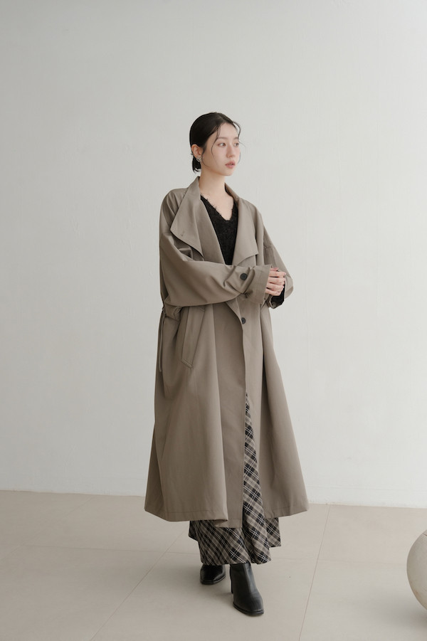 大翻領後腰縮織風衣外套(卡其) 