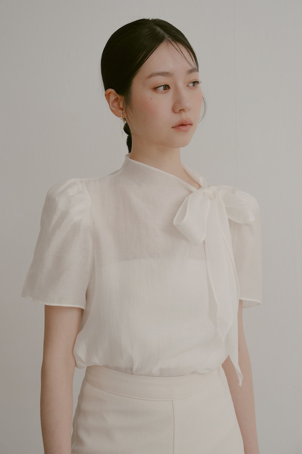 【SALE】側邊綁帶微透肌上衣(白) 