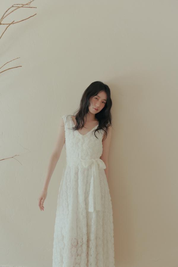 立體花朵蕾絲Ｖ領輕婚紗(白) 