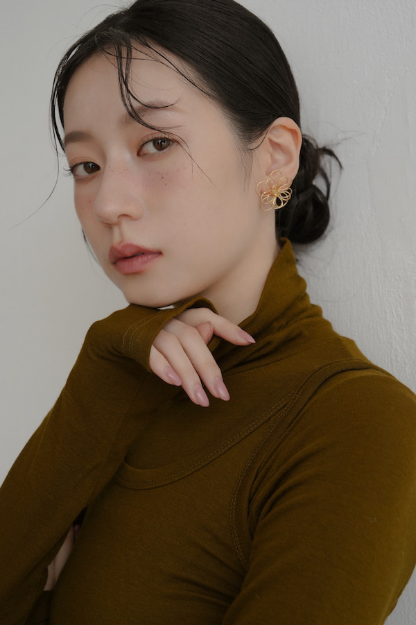 線條花朵設計耳針(金) 