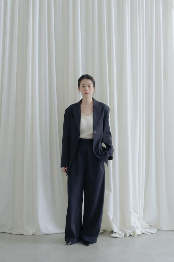 附腰帶時髦西裝外套(黑) 