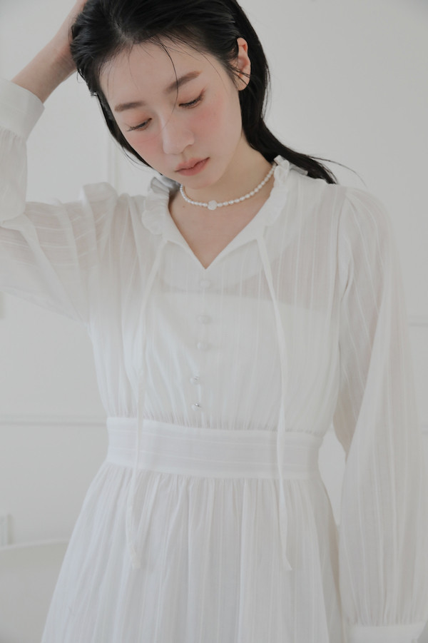 【SALE】V領荷葉排釦直紋洋裝(白) 