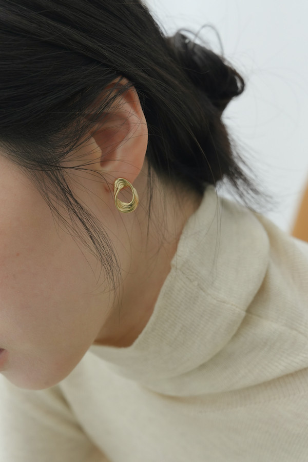 扭結拉絲圈圈耳針(金/銀) 