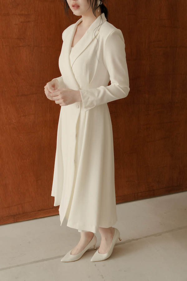 西裝領收腰設計大衣(白) 
