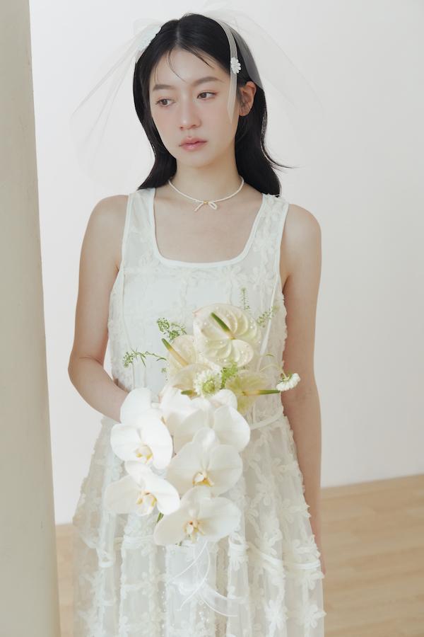 法式立體花朵紗剪裁洋裝(米白) 