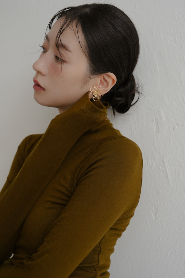 線條花朵設計耳針(金) 