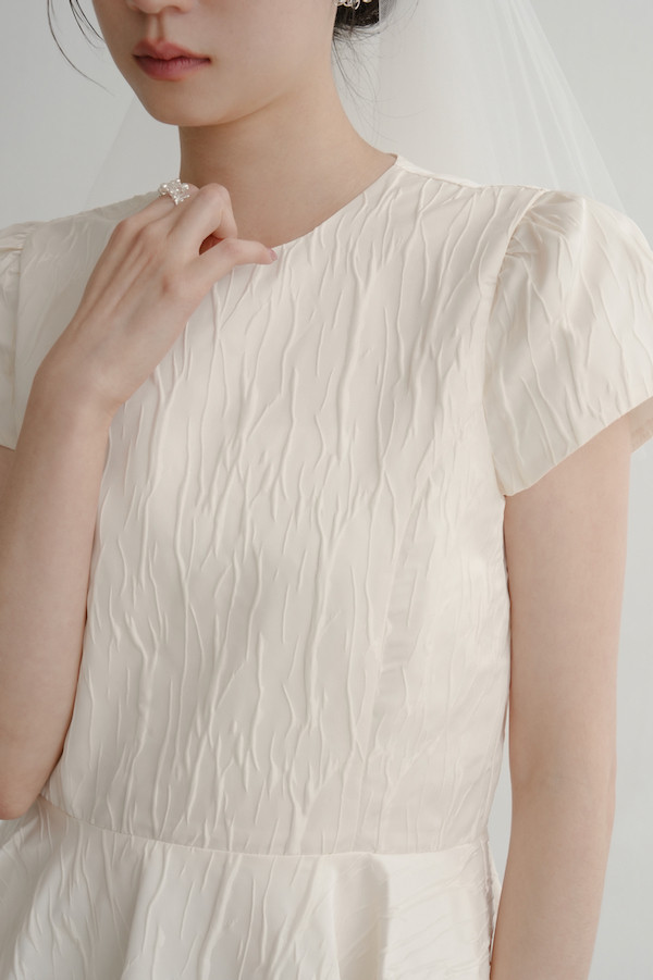 水波紋理立體剪裁洋裝(白) 