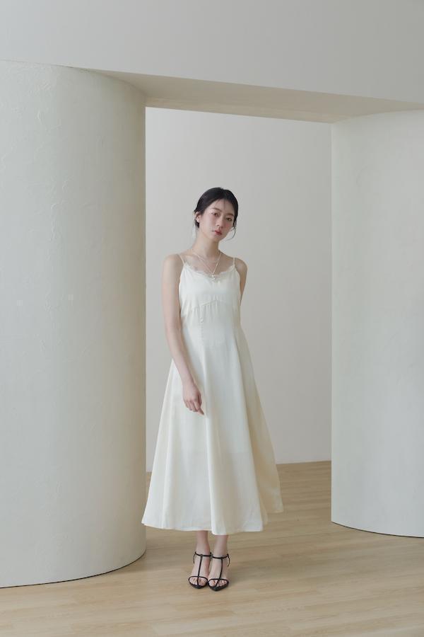 快閃-法式蕾絲緞面連身裙(米白) 