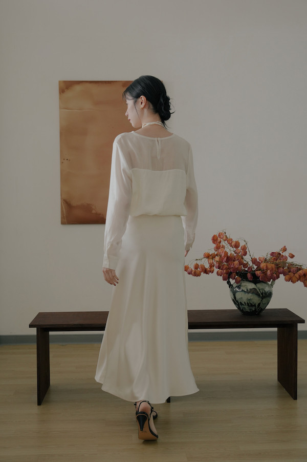簡約光澤感緞面長裙(米白) 
