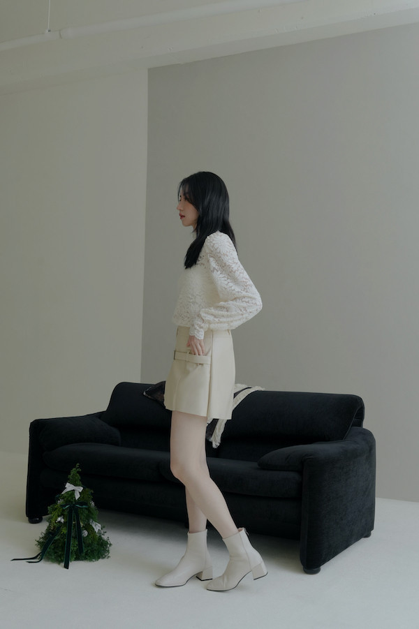 法式蕾絲花朵袖上衣(白) 