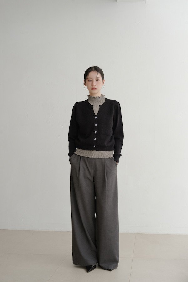 假兩件式木耳邊針織上衣(灰黑) 