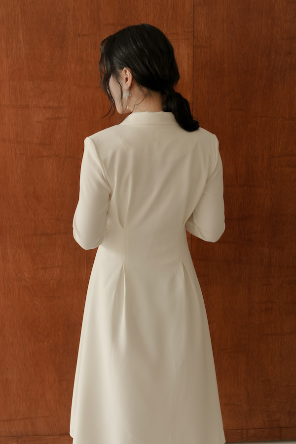 西裝領收腰設計大衣(白) 