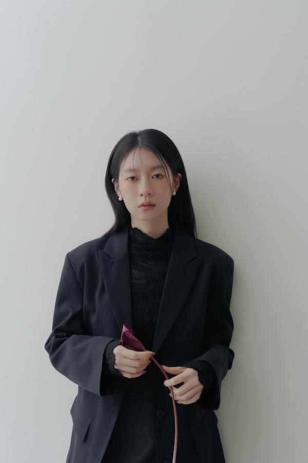 附腰帶時髦西裝外套(黑) 