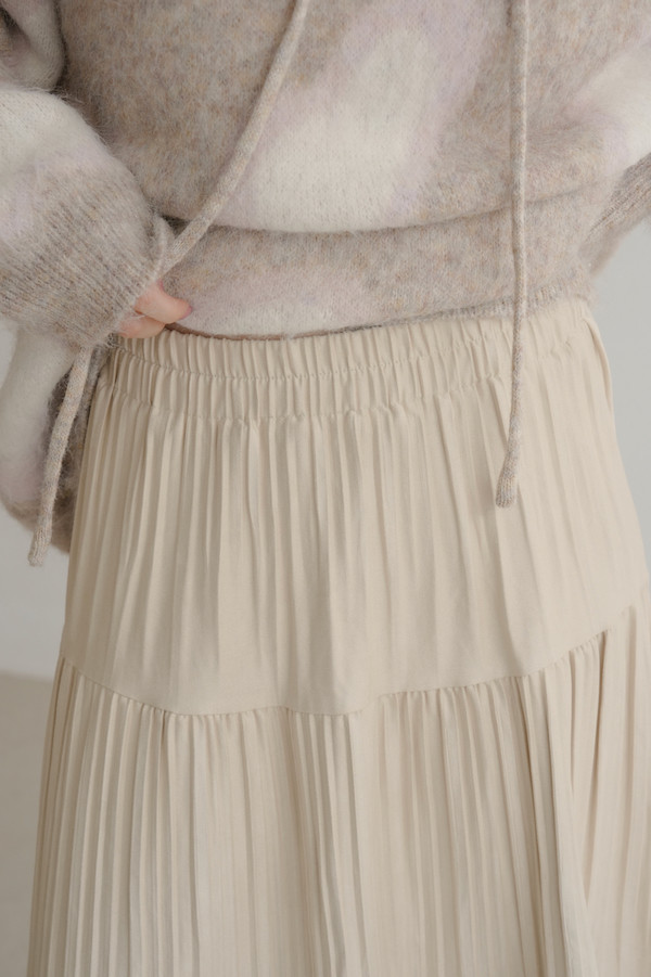 百褶漸變紋理長裙(米白) 