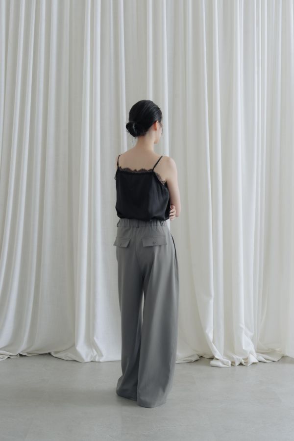 可調肩帶蕾絲緞面背心(黑) 