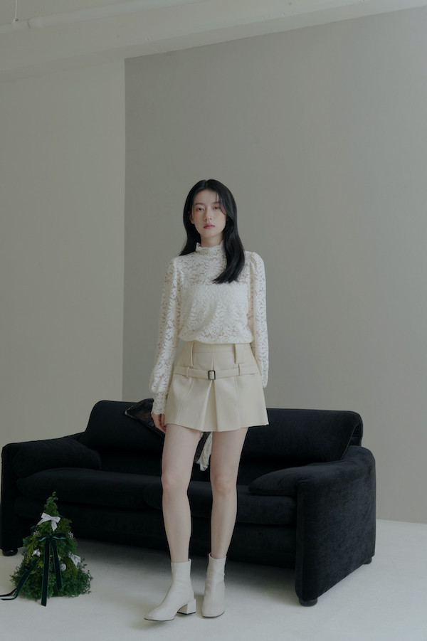 法式蕾絲花朵袖上衣(白) 