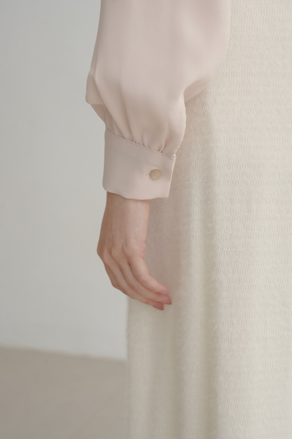 側邊綁帶設計長袖上衣(米杏) 