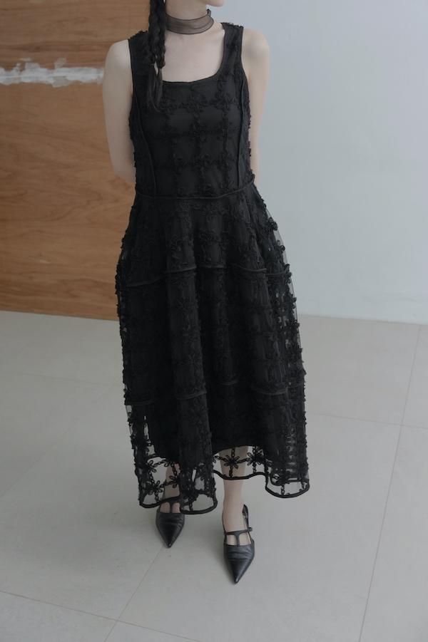 法式立體花朵紗剪裁洋裝(黑) 