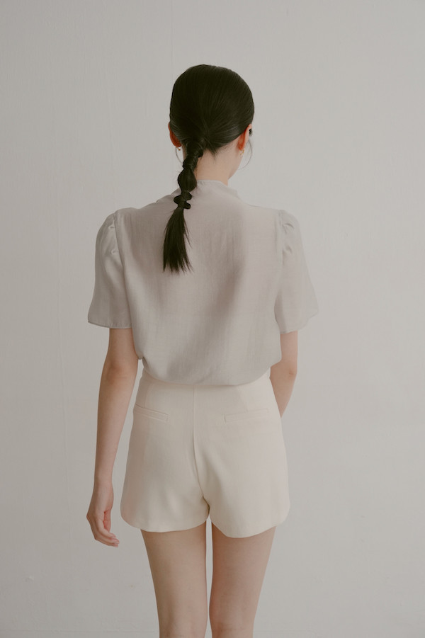【SALE】側邊綁帶微透肌上衣(淺灰) 