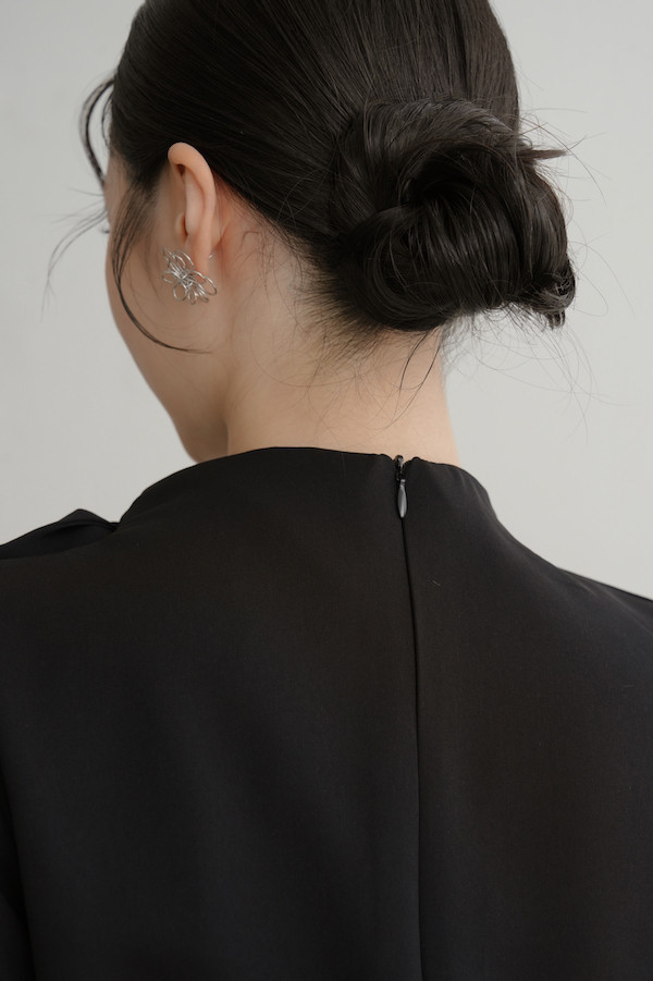 側邊綁帶設計長袖上衣(黑) 