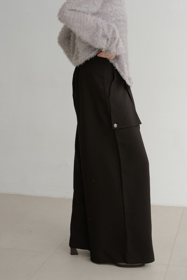 兩側釘釦設計長褲(黑) 