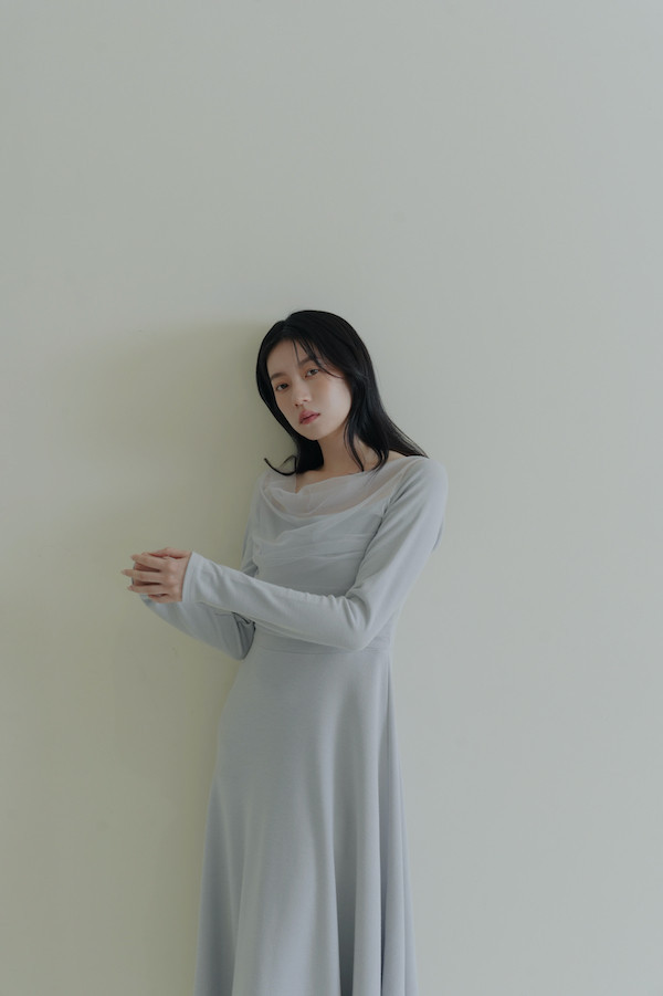 垂領抓褶網紗長洋裝(淺藍) 