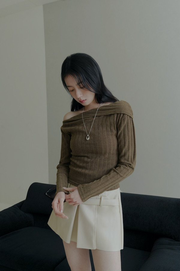 不規則卡肩坑條紋上衣(棕) 