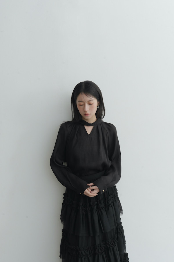 扭轉綁帶天絲上衣(黑) 