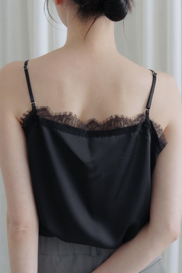 可調肩帶蕾絲緞面背心(黑) 