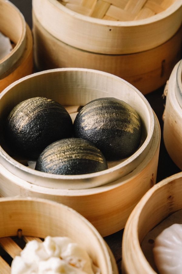 黃金流沙 / 黑金芝麻 / 朱古力金莎 / 蜜汁叉燒包 黃金流沙 / 黑金芝麻 / 朱古力金沙 / 蜜汁叉燒包, 港式點心