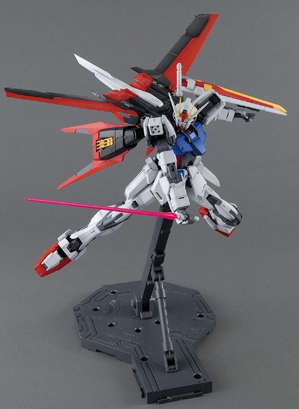 萬代 MG 1/100 GAT-X105 翔翼型攻擊鋼彈 Ver.RM 