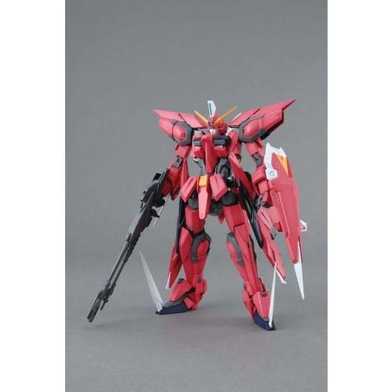 萬代 MG 1/100 神盾鋼彈 