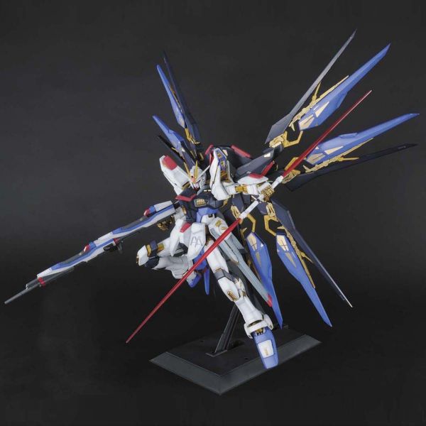 萬代 PG 1/60 ZGMF-X20A 攻擊自由鋼彈 