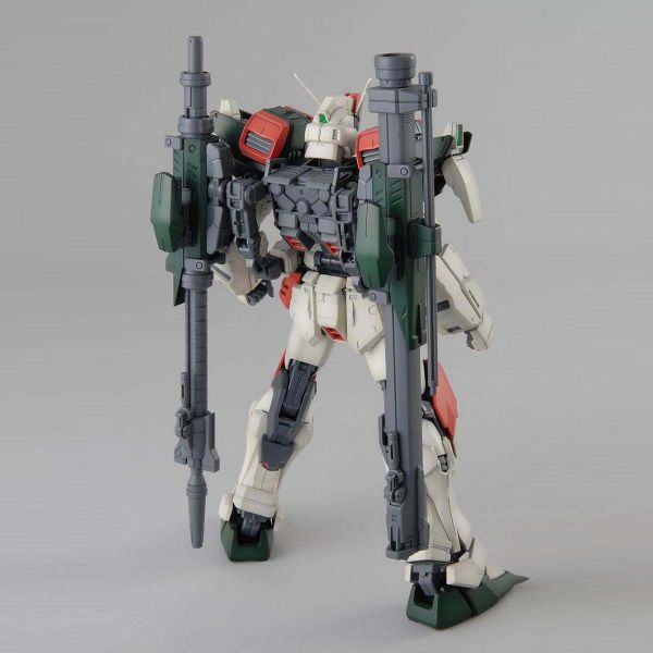 萬代 MG 1/100 暴風鋼彈 