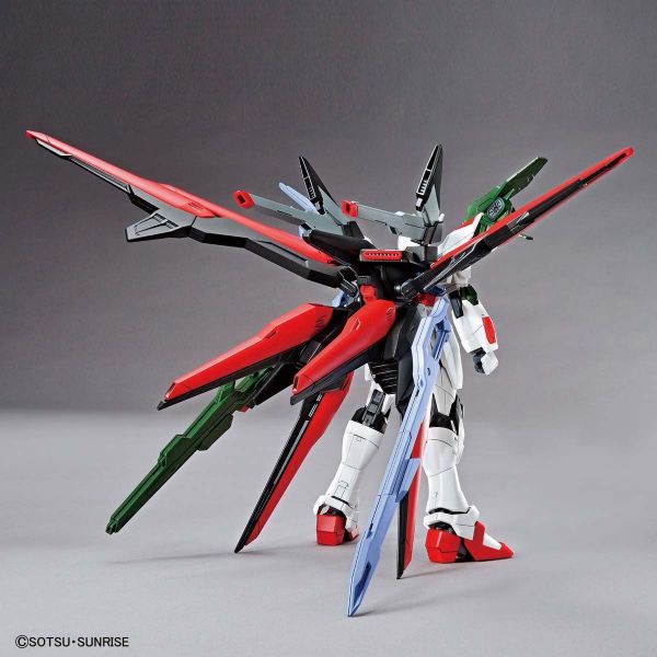 萬代 HG 1/144 全備型攻擊自由鋼彈 