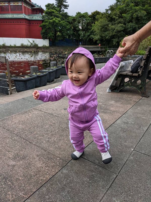 紫色運動服套裝 