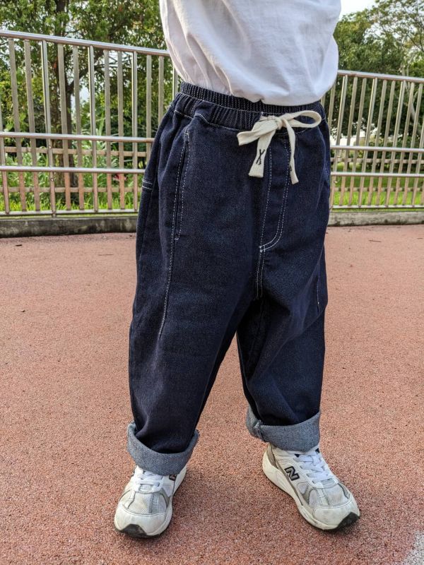 繫繩深藍色牛仔褲 