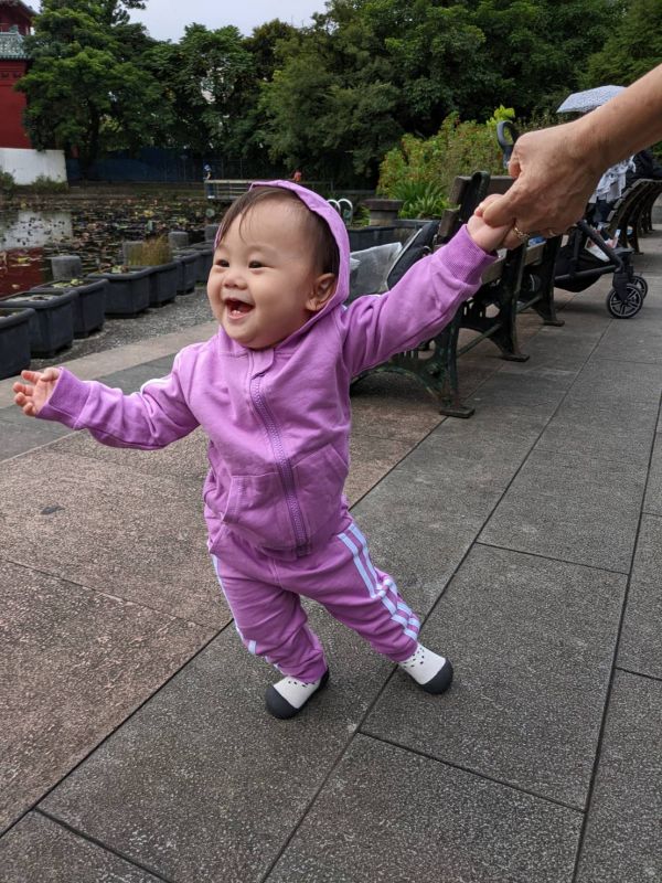 紫色運動服套裝 