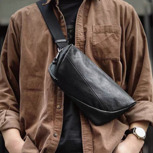 頭層牛皮男士小型胸前包男包【LB1204】 