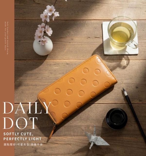 日貨-頭層牛皮圓波點拉鍊長夾女夾-zucchero【LH1171】 