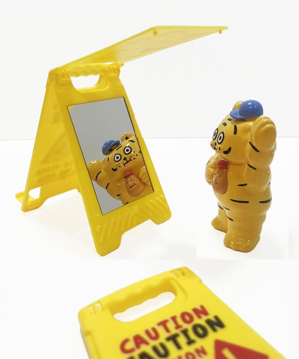 注意!虎出沒!之支架跟隨身鏡 小虎,支架,鏡子,小心,虎出沒