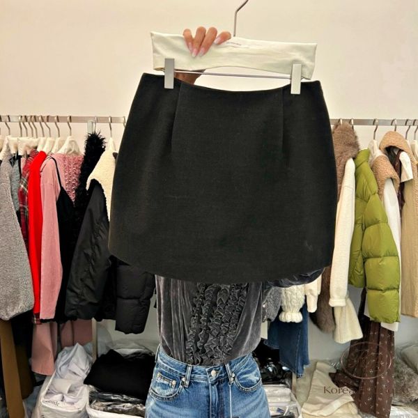 FWKR46 冬季 很有小心機的短裙 