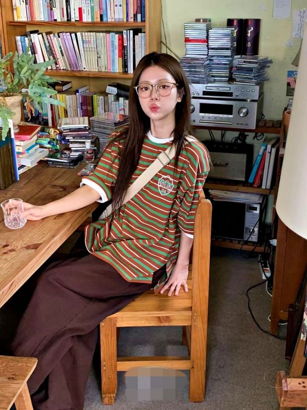 Fw185 秋季 條紋刺繡小標誌設計上衣 