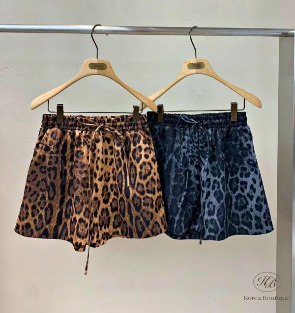 SS320 春季 自留豹紋短褲 材質涼爽的布料 